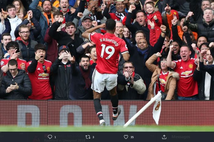 Marcus Rashford merayakan golnya untuk Manchester United ke gawang Liverpool dalam partai Liga Inggris 2017-2018.