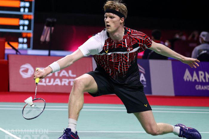 Aksi tunggal putra Denmark, Anders Antonsen pada babak pertama Thailand Open II 2021, Selasa (19/1/2021)