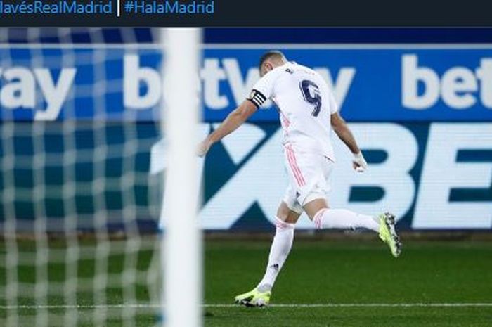 Kiper tuan rumah menepis angin dan Eden Hazard nyekor. Real Madrid unggul sementara 3-0 atas Alaves.