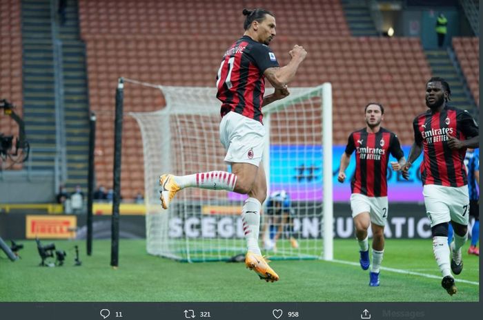 Zlatan Ibrahimovic mencetak gol dalam derbi Inter Milan vs AC Milan di Liga Italia 2020-2021.