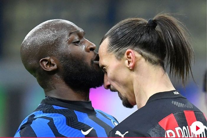 Dua eks striker Manchester United, Romelu Lukaku dan Zlatan Ibrahimovic, beradu kepala dan bikin rusuh dalam perempat final Coppa Italia antara Inter Milan dan AC Milan di Stadion Giuseppe Meazza, Milan, Rabu (27/1/2021) dini hari WIB. 