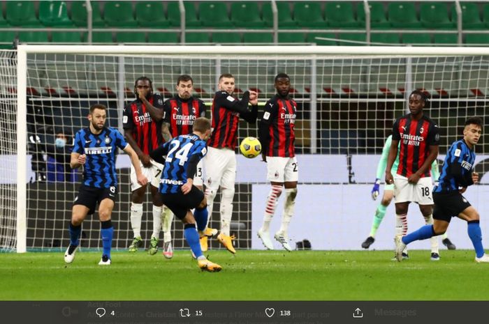 Christian Eriksen mencetak gol tendangan bebas dalam duel Coppa Italia antara Inter Milan vs AC Milan di Giuseppe Meazza, 26 Januari 2021.