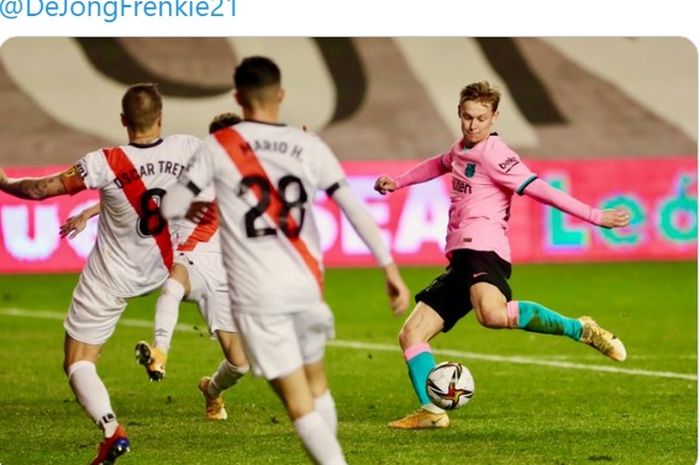 Gelandang Barcelona, Frenkie de Jong.