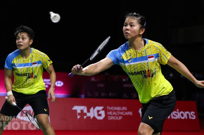 Pasangan ganda putri Indonesia, Greysia Polii/Apriyani Rahayu, saat menjalani laga penyisihan kedua Grup B BWF World Tour Finals 2020 di Impact Arena, Bangkok, Thailand, Kamis (28/1/2021).