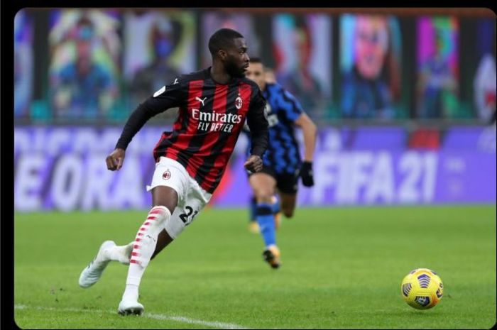 Pemain AC Milan, Fikayo Tomori, mempertanyakan manfaat pesepak bola memiliki media sosial di tengah maraknya perundungan daring (cyber bullying) yang dialami sejumlah pemain di Twitter, Facebook, dan Instagram