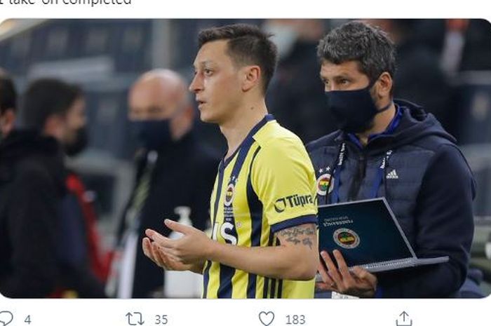 Mesut Oezil menjalani laga kedua bersama Fenerbahce menghadapi Galatasaray pada Sabtu (6/2/2021).