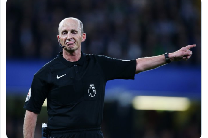 Wasit Liga Inggris, Mike Dean, menerima ancaman pembunuhan dari orang tak dikenal.