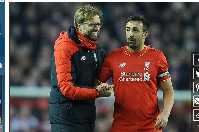 Mantan pemain Liverpool, Jose Enrique (kanan), mengungkap perjuangannya menghadapi penyakit mental dan tumor otak pasca menyatakan pensiun dini.