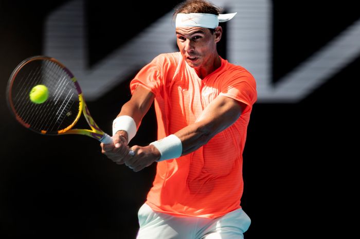 Petenis tunggal putra Spanyol, Rafael Nadal, pada babak keempat Australian Open 2021 di Rod Laver Arena, Senin (15/2/2021).