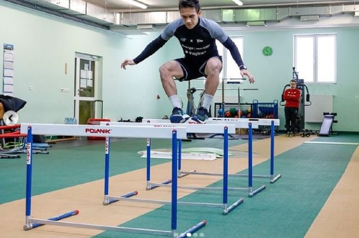 Egy Maulana Vikri berlatih di gym Lechia Gdansk. Foto ini ditampilkan di akun Instagram Lechia 17 Februari 2021.