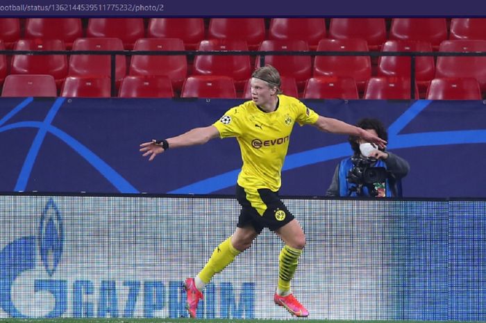 Selebrasi striker Borussia Dortmund, Erling Haaland, saat melawan Sevilla&nbsp;dalam laga leg pertama babak 16 besar Liga Champions&nbsp;di Stadion Ramon Sanchez Pizjuan pada Rabu (17/2/2021) atau Kamis pukul 03.00 WIB. 