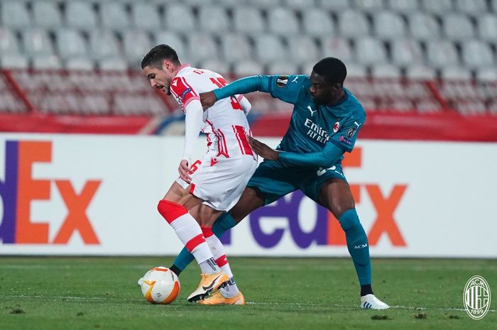 Pierre Kalulu di laga Crvena Zvezda Vs AC Milan di Stadion Rajko Mitic, Belgrade,pada leg pertama babak 32 besar Liga Europa, Kamis (18/2/2021) atau Jumat dini hari WIB.