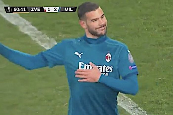 Selebrasi Theo Hernandez usai mencetak gol ke gawang Crvena Zvezda,  di Stadion Rajko Mitic, Belgrade,pada leg pertama babak 32 besar Liga Europa, Kamis (18/2/2021) atau Jumat dini hari WIB.