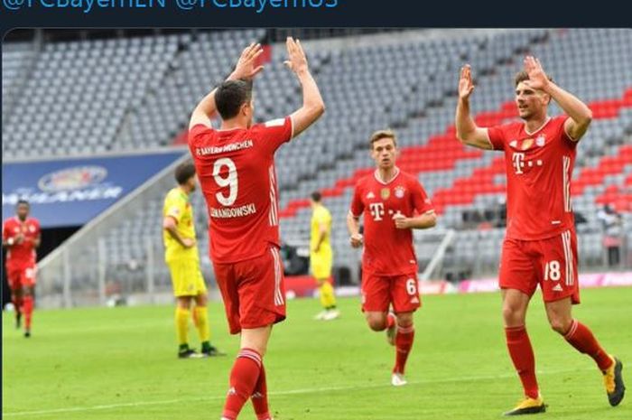 Robert Lewandowski mencetak gol untuk Bayern Muenchen ke gawang FC Koeln dalam lanjutan Bundesliga, 27 Februari 2021.