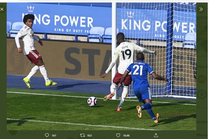 Nicolas Pepe ketika mencetak gol yang menyempurnakan kemenangan Arsenal atas Leicester City, Minggu (28/2/2021) malam WIB.