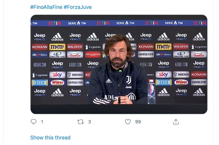 Pelatih Juventus, Andrea Pirlo, mendamprat reporter stasiun televisi Sky usai pertandingan melawan Verona pada lanjutan Liga Italia. 