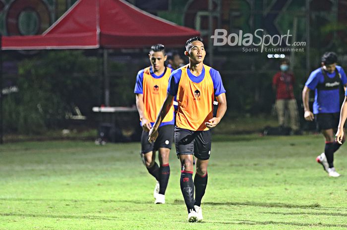 Rizky Ridho sedang berlatih dalam pemusatan latihan timnas U-22 Indonesia di Lapangan D, Senayan, Jakarta, 2 Maret 2021.