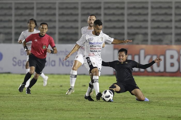 Timnas U-22 Indonesia vs Bali United di Stadion Madya, Jakarta, Minggu (7/3/2021).