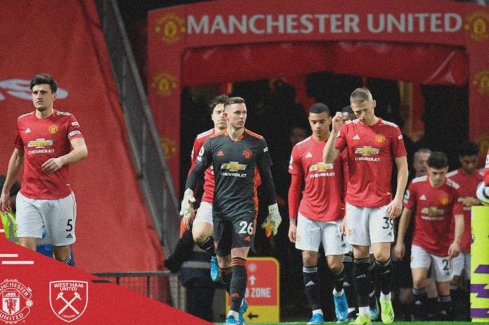 Para pemain Manchester United bersiap melawan West Ham United dalam laga Liga Inggris di Stadion Old Trafford, Minggu (14/3/2021).