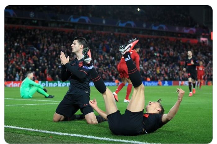 Momen para pemain Atletico Madrid merayakan gol Alvaro Morata dalam kemenangan 3-2 atas Liverpool di Stadion Anfield dalam laga leg kedua babak 16 besar Liga Champions 2019-2020.