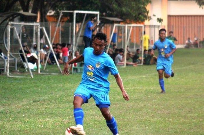 Pemain baru Dewa United FC, Slamet Budiono saat masih memperkuat PSIM