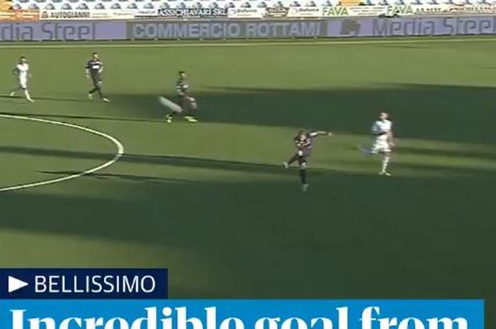 Pemain murah meriah cetak gol di Liga Italia dengan peluang gol 0,01 persen dari jarak 64 meter!