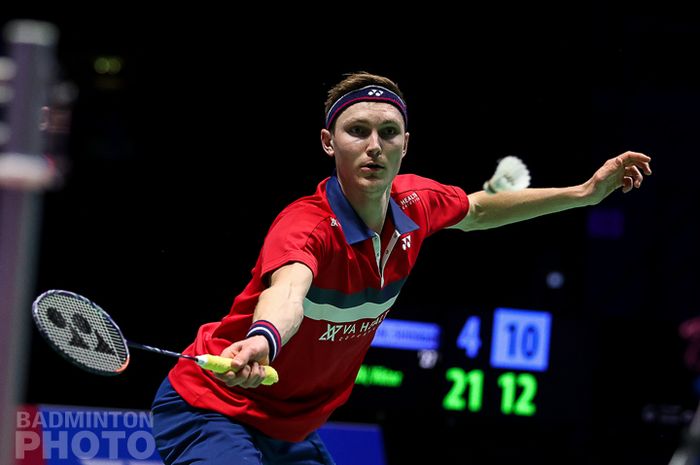 Pebulu tangkis tunggal putra Denmark, Viktor Axelsen, pada babak perempatfinal All England Open 2021 di Utilita Arena Birmingham, Inggris, Sabtu (20/3/2021).