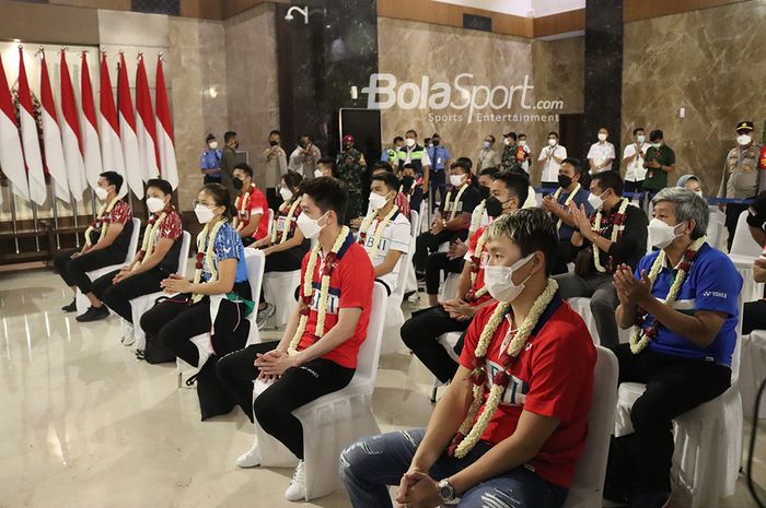 Skuat Indonesia yang sempat bertarung di turnamen All England 2021 telah tiba di Bandara Soekarno-Hatta, Tangerang, Banten, 22 Maret 2021.