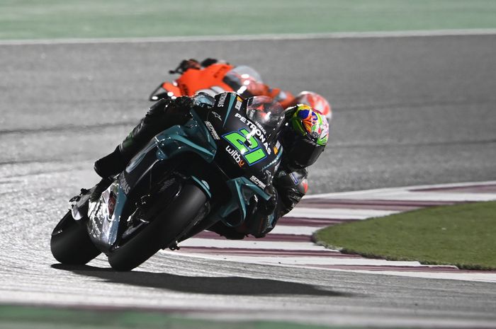 Pembalap Petronas Yamaha SRT, Franco Morbidelli, saat tampil pada balapan MotoGP Qatar di Sirkuit Losail, Doha, Qatar, 28 Maret 2021.