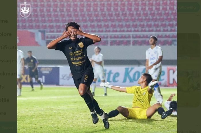 Pemain PSIS Semarang, Riyan Ardiansyah, ketika merayakan gol yang memastikan kemenangan timnya atas Arema FC.