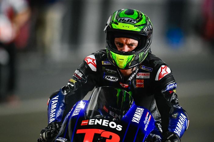 Pembalap penguji Yamaha, Cal Crutchlow, pada sesi tes pramusim MotoGP 2021 di Sirkuit Losail, Qatar, Doha.