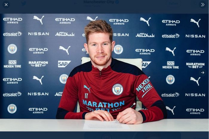 Pemain Manchester City, Kevin De Bruyne, resmi memperpanjang kontrak hingga 2025. 