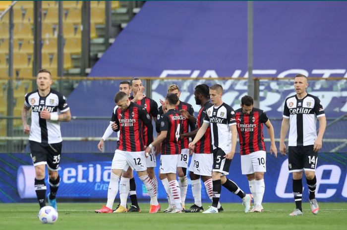 AC Milan berhasil meraih kemenangan 2-1 atas Parma dalam lanjutan laga pekan ke-30 meski bermain dengan 10 pemain.