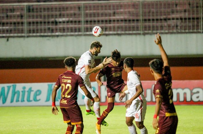 PSM Makassar vs Persija Jakarta pada leg pertama semifinal Piala Menpora 2021 di Stadion Maguwoharjo, Sleman, Yogyakarta, Kamis (15/4/2021).