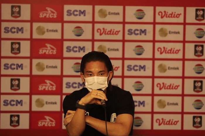 Pemain PSS Sleman, Kim Jeffrey Kurniawan, saat jalani press conference sebelum laga semifinal Piala Menpora 2021 melawan Persib