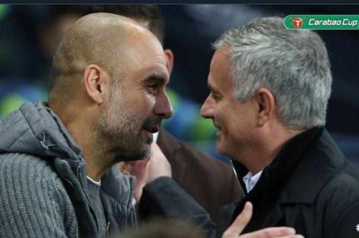 Pep Guardiola (kiri) bisa menghilangkan status spesial Jose Mourinho (kanan) dengan raihan satu treble lagi.