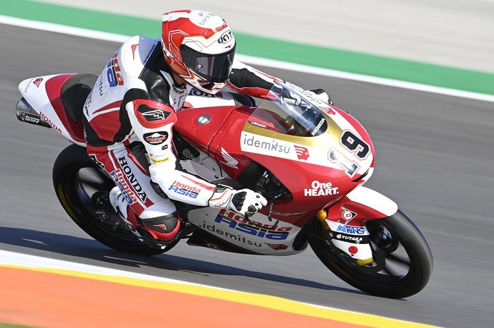 Pembalap Idemitsu Honda Team Asia, Andi Farid Izdihar, pada hari kedua Moto3 Portugal di Sirkuit Algarve, Portimao, Portugal, 17 April 2018.