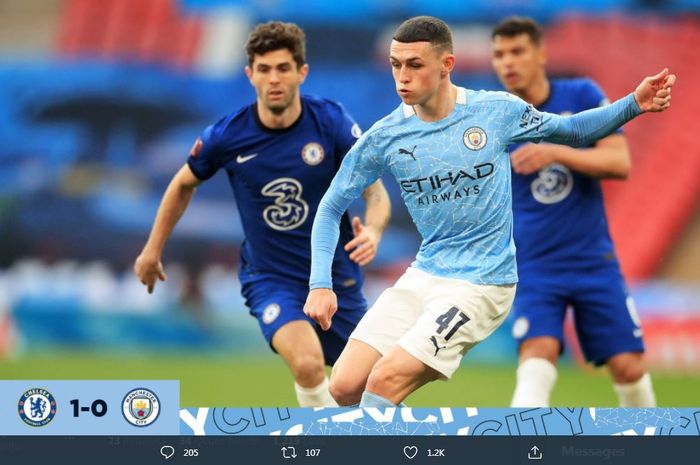 Aksi Phil Foden saat Manchester City menghadapi Chelsea di semifinal Piala FA, 17 April 2021.