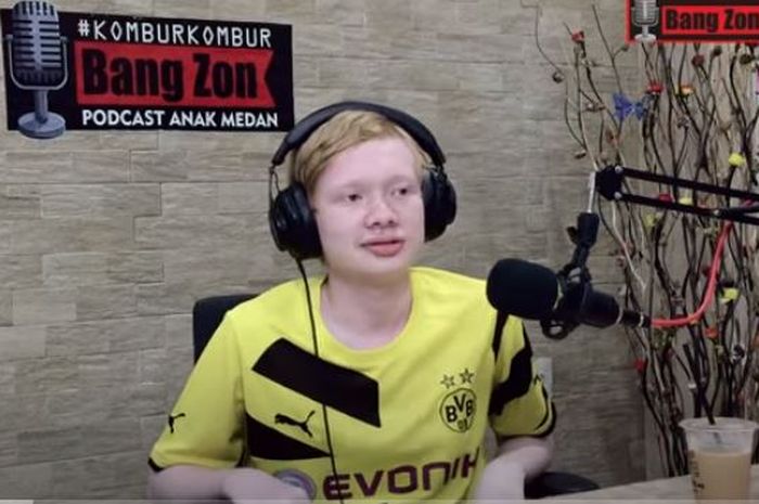 Zidan Maulana jadi sosok yang viral di media sosial akhir-akhir ini karena disebut mirip pesepak bola Borussia Dortmund, Erling Haaland.