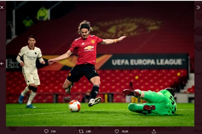 Aksi Edinson Cavani dalam laga Man United vs AS Roma, Jumat (30/4/2021) dini hari WIB.