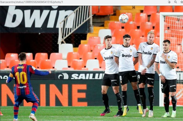 Lionel Messi menjadi raja freekick, Barcelona berhasil mengalahkan Valencia dan selevel dengan Real Madrid.