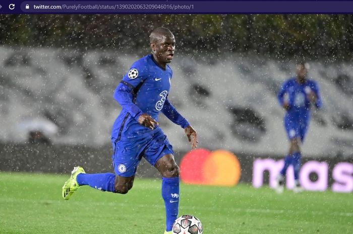 Gelandang Chelsea, N'Golo Kante dalam laga leg kedua semifinal Liga Champions melawan Real Madrid pada Rabu (5/5/2021).