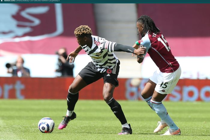 Manchester United harus tertinggal 0-1 dari Aston Villa usai gawang mereka dijebol Bertrand Traore.