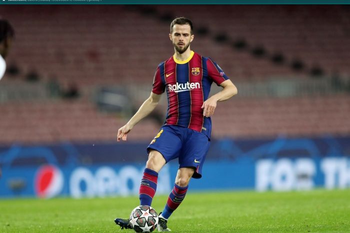 Miralem Pjanic, sakit hati ditendang dari Barcelona.