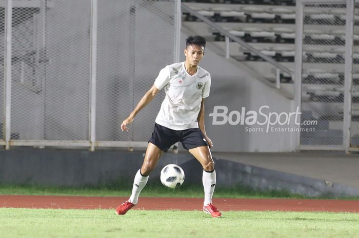 Koko Ari Araya sedang dalam pemusatan latihan timnas Indonesia di Stadion Madya, Senayan, Jakarta, 11 Mei 2021.