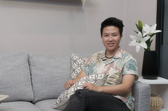 Legenda bulu tangkis Indonesia, Liliyana Natsir di studio lokasi syuting #TektokanAlaButet.