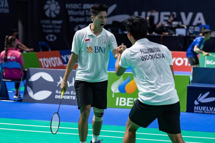 Pasangan ganda putra Indonesia, Pramudya Kusumawardana/Yeremia Erich Yoche Yacob Rambitan, saat tampil pada turnamen Spain Masters 2021.