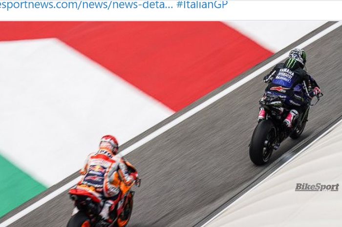 Marc Marquez (kiri) terus membuntuti Maverick Vinales (kanan) pada kualifikasi MotoGP Italia di Sirkuit Mugello, Italia, 29 Mei 2021. 