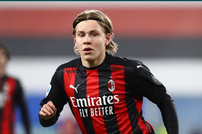 Kompatriot Erling Haaland, Jens Petter Hauge, disia-siakan AC Milan dan nasibnya masih abu-abu.