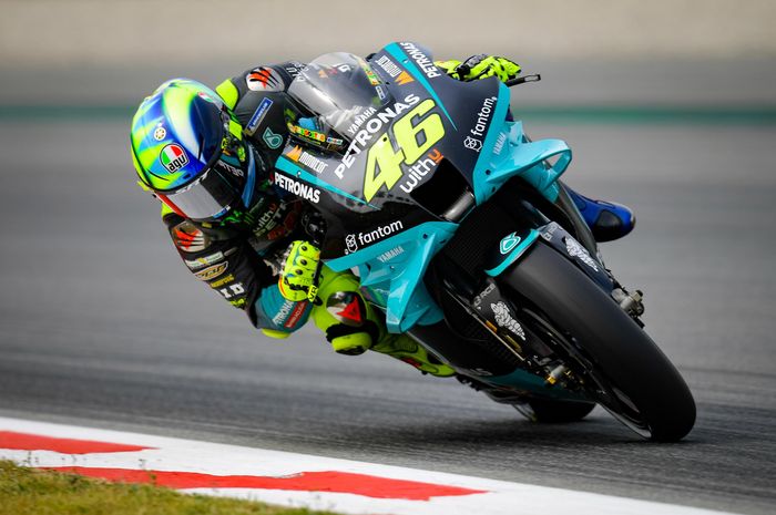 Pembalap Petronas Yamaha SRT, Valentino Rossi, pada seri balap MotoGP Catalunya 2021 di Circuit de Barcelona-Catalunya.